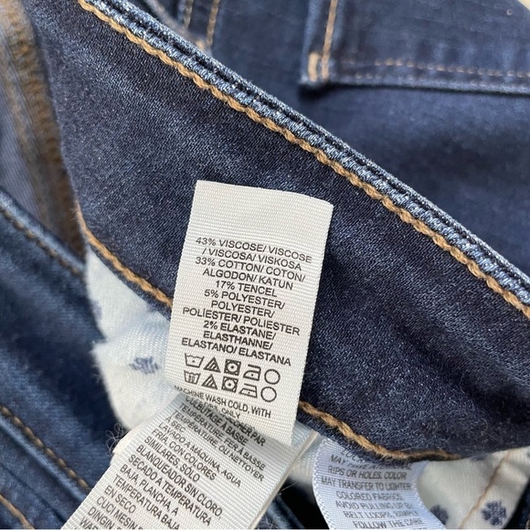 Lucky Brand Women's Low to Mid Rise Lolita Bootcut Jeans Size 8/29 - Picture 8 of 12